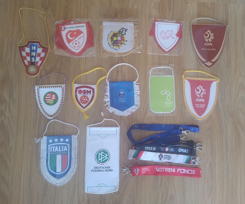 Conjunto de galhardetes e lanyards Federações de Futebol