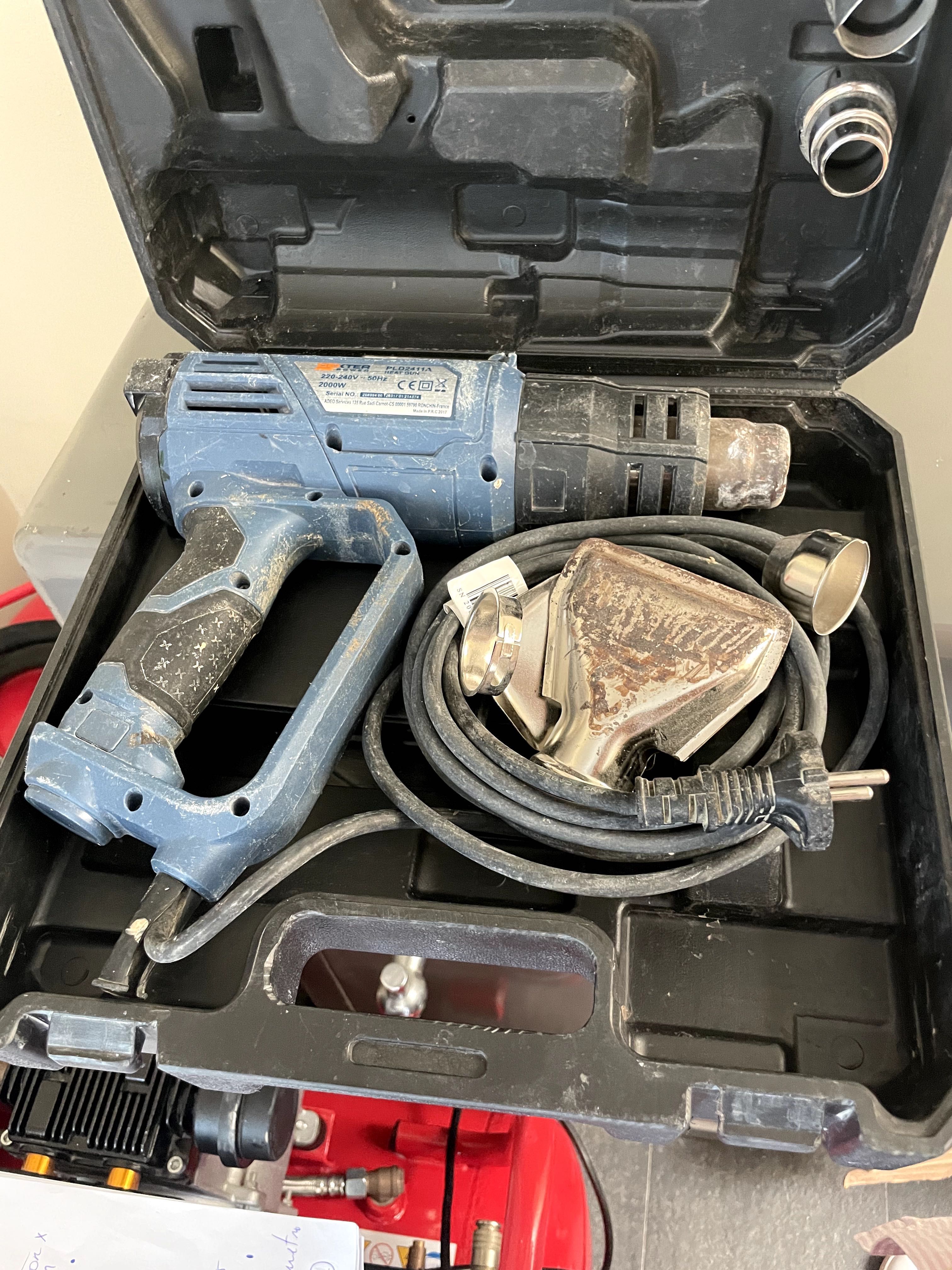 Berbequim martelo BOSCH GBH 220 Profissional. usado, bom estado