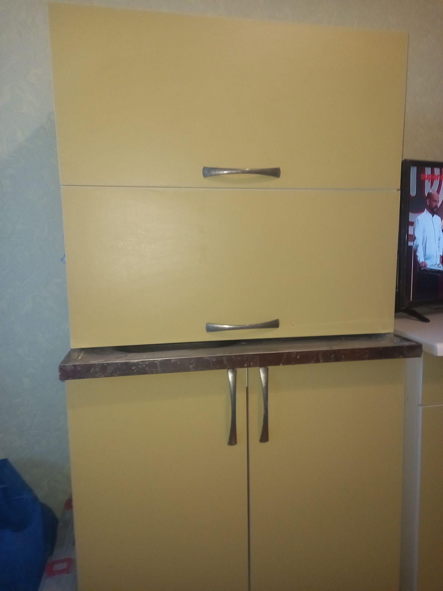 Кухня продаеться взбори