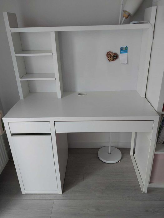 biurko dziecięce plus krzesełko obrotowe IKEA