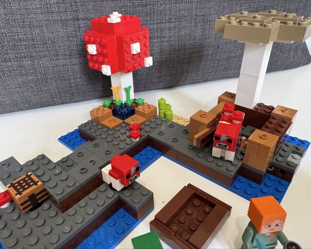 LEGO Minecraft 21129 Grzybowa wyspa, komplet z instrukcją