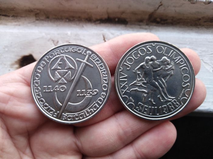 2 moedas 250 escudos de 1988 e 1990 Belas
