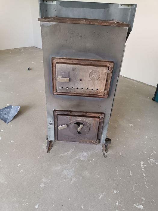 Piecyk kaflowy  w bardzo dobrym stanie