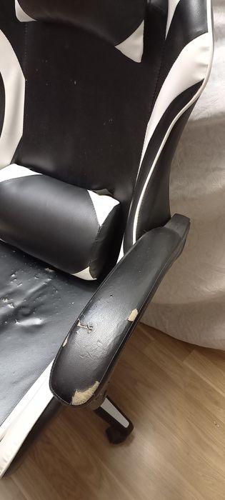 Компьютерное геймерское кресло