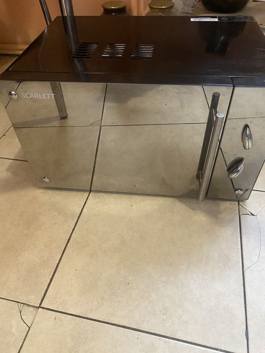 Мікрохвильова піч Skarlet sc 2000