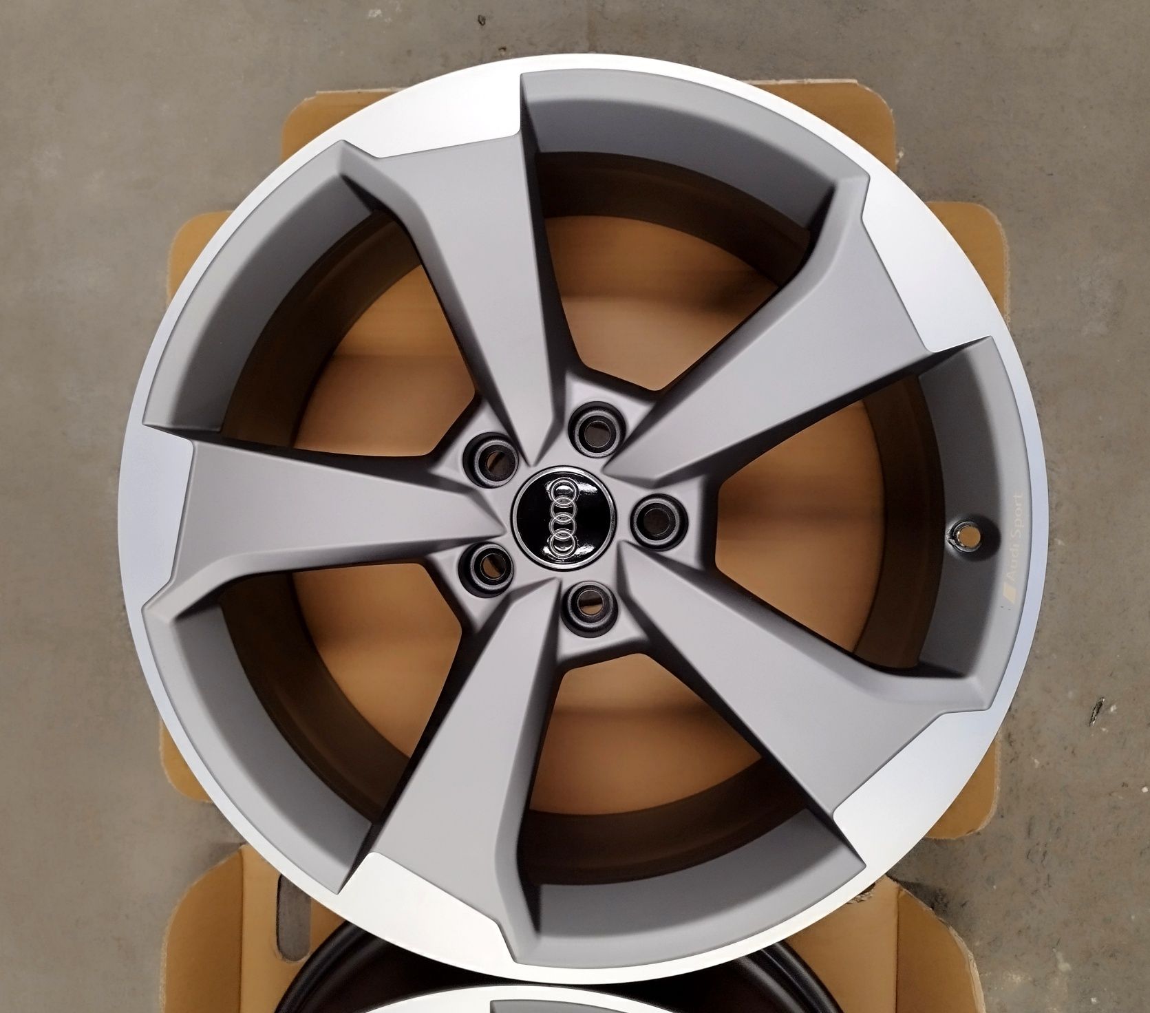 Oryginalne felgi Audi S4 A4 B8 B9 S5 A5 S6 A6 Rotor 19" 5x112 et40 8