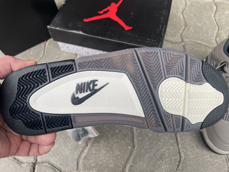 Jordan 4 Retro “Cave Stone” в наявності