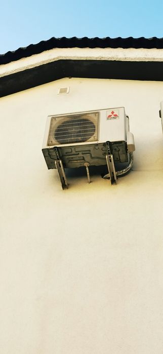 Vendo 2 máquinas exteriores de AC, marca Mitsubishi