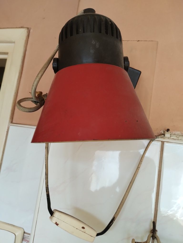 Lampa z czasów PRL
