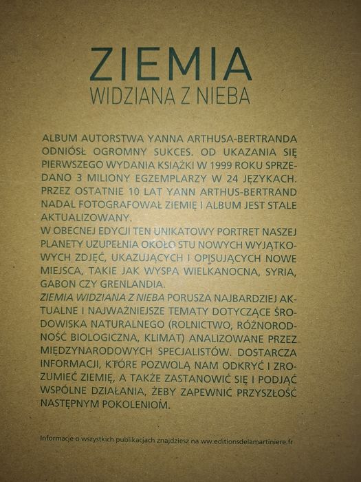 Album Bertranda Ziemia widziana z nieba.