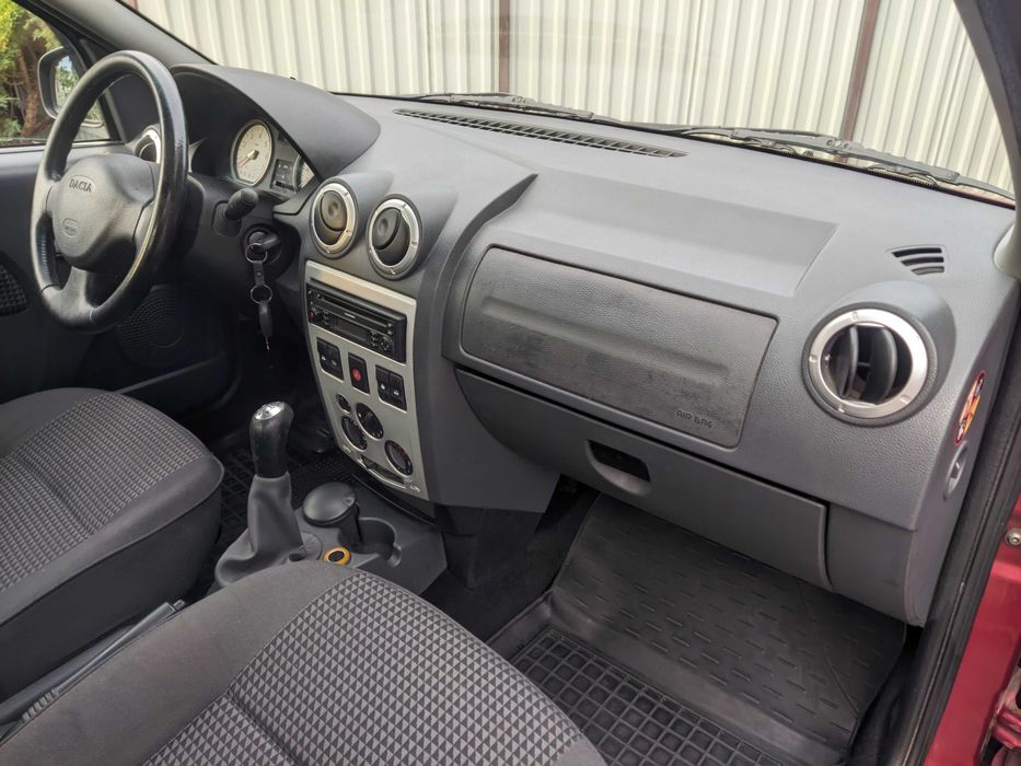 Dacia Logan 2007 рік 1.6 Бензин 77 кВт Седан