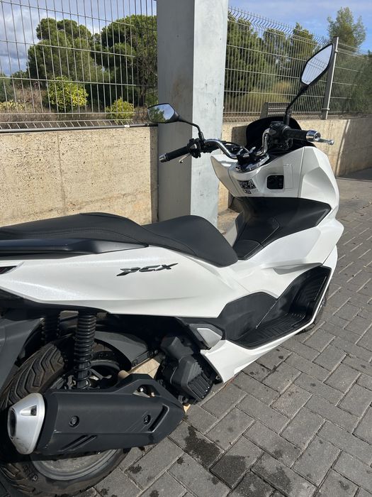 Pcx 2023 branca.