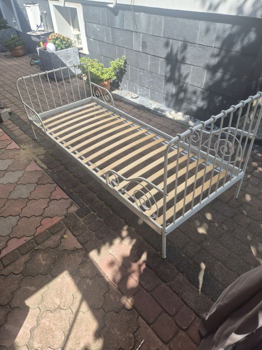 Łóżko metalowe ikea