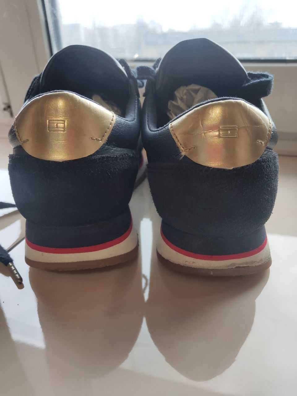 кросовки TOMMY HILFIGER 37 р