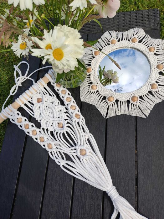 Boho kwietnik w kolorze białym