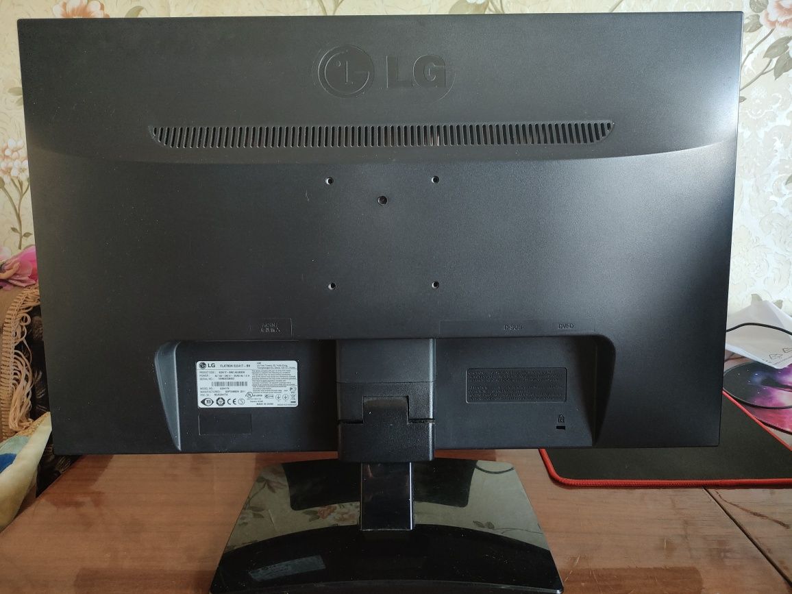 Монитор LG Flatron E2341T-BN (E2341TX)