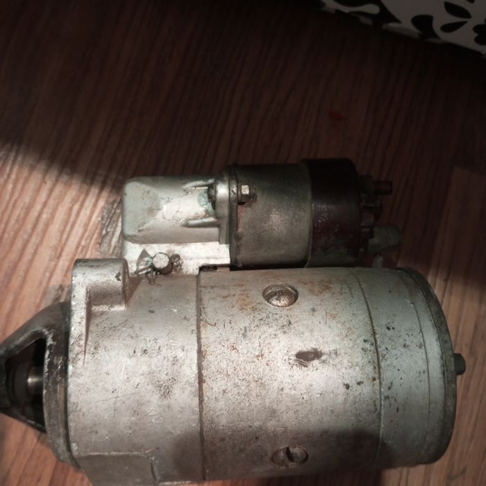 Продам стартер б/у .