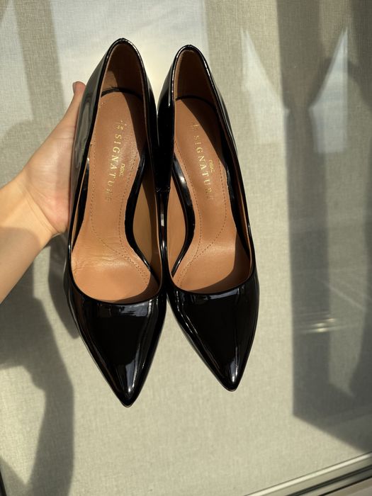 Туфлі лакові чорні next
