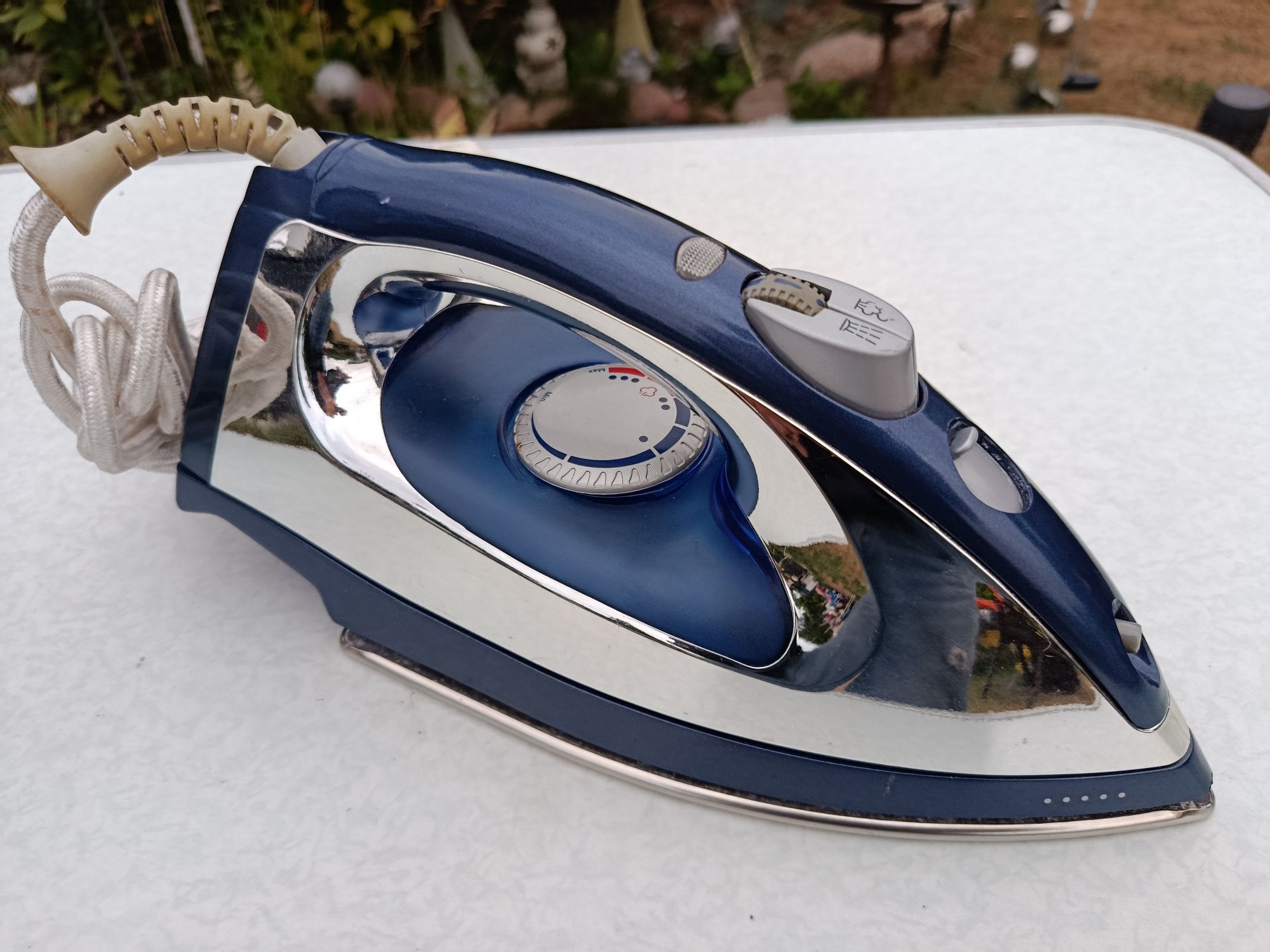 Żelazko SOLAC model P 213 moc 1500W.