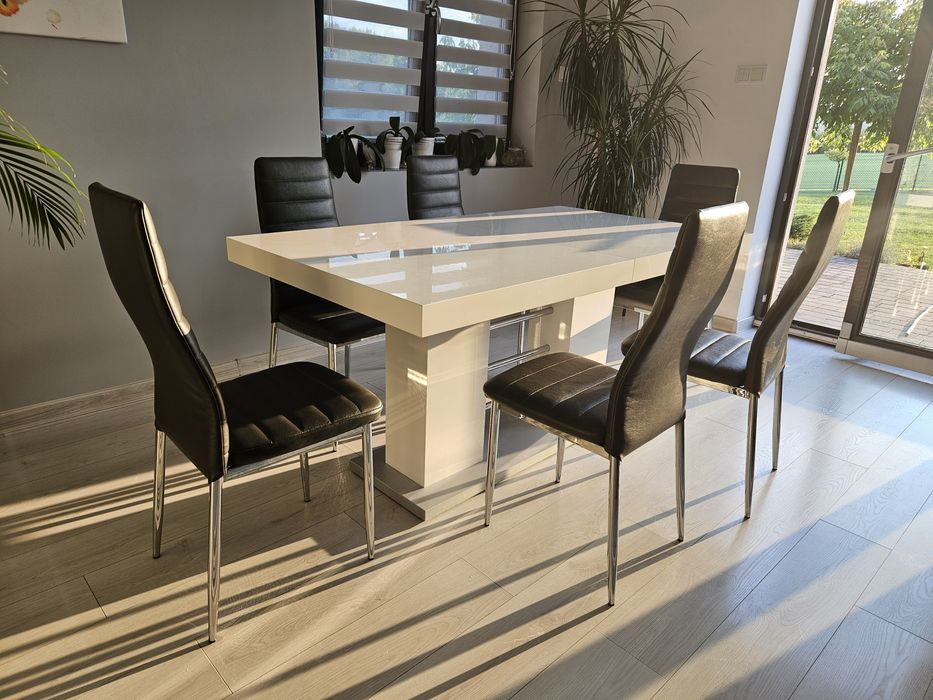 Stół do jadalni rozkładany duży +krzesła