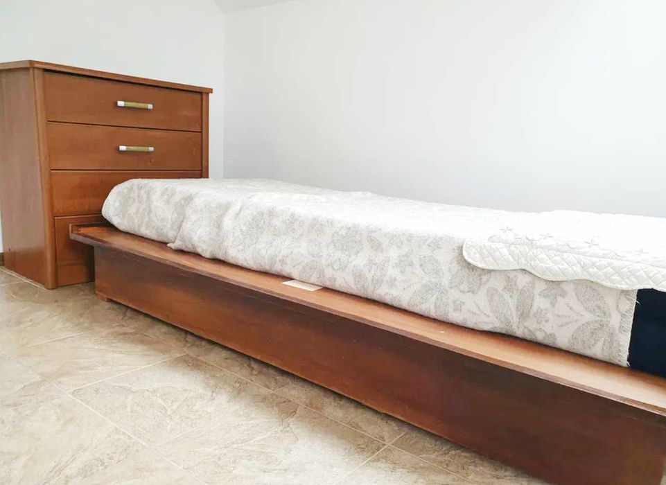 50-letnie drewniane łóżko wersalka tapczan sofa kanapa PRL retro