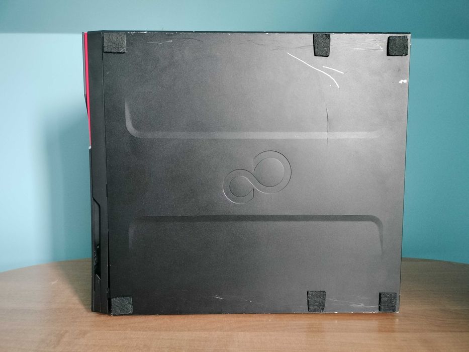 Fujitsu Celsius M740 Stacja robocza Intel Xeon LGA2011-3