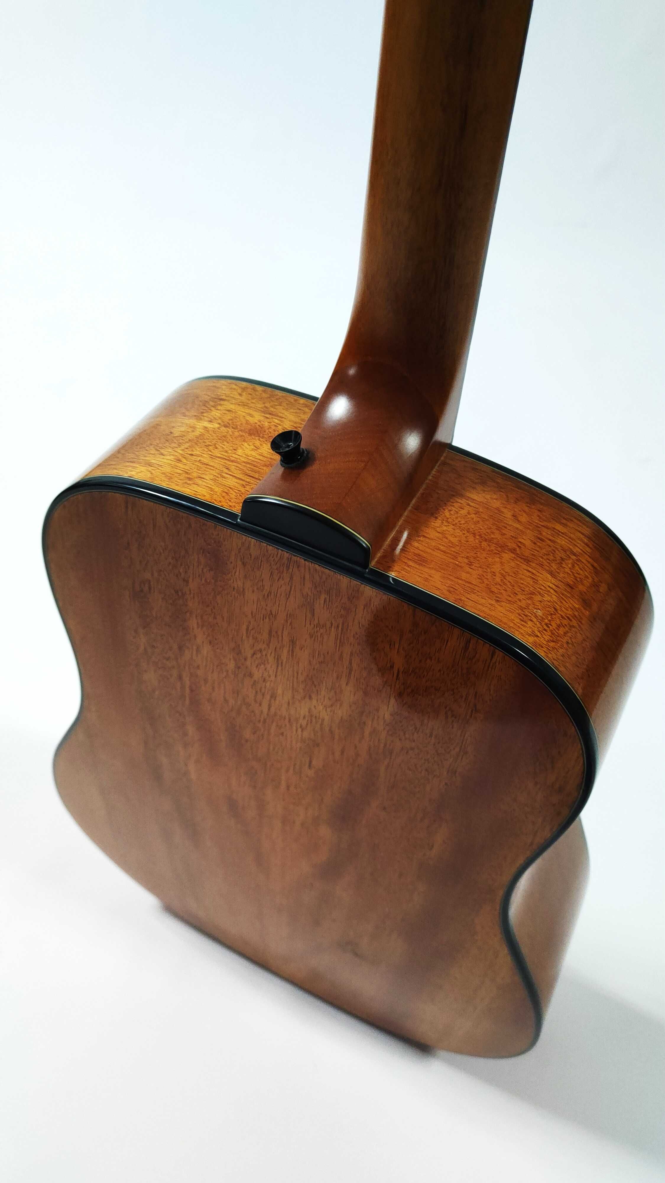 Gitara akustyczna LAG T66D