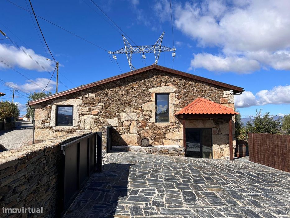 Casa de Charme no Douro – Renovada em 2025, com Piscina, Vinha e Proje