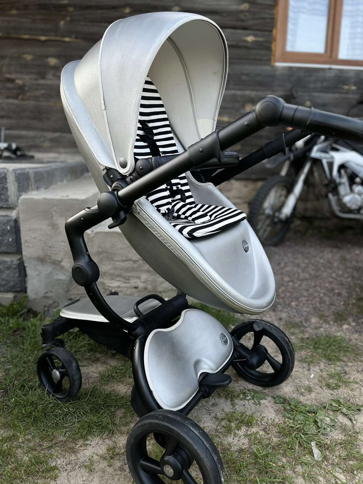 Коляска Mima Xari 3 в 1 срібляста