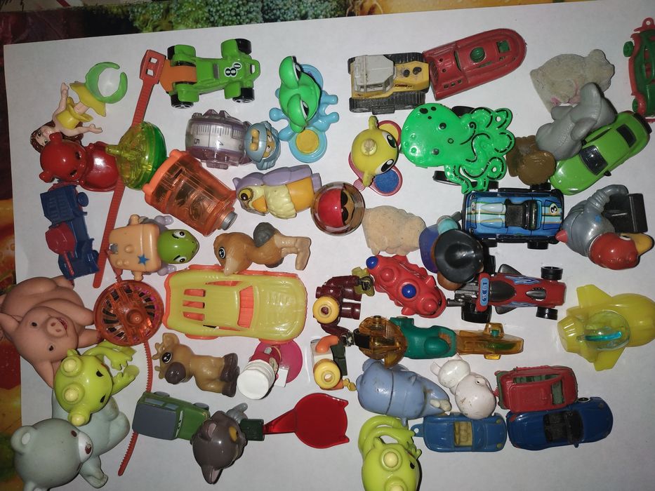 Игрушки Киндер сюрприз