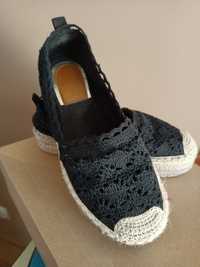 Czarne espadryle