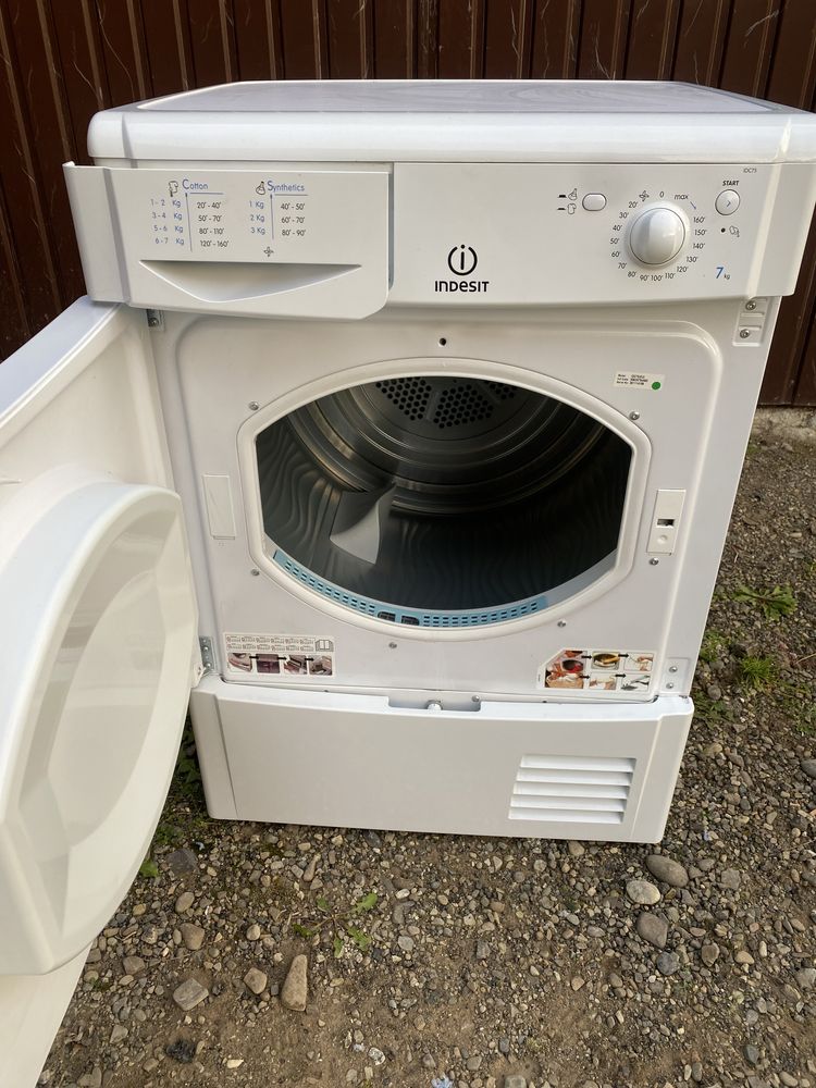 Сушка одягу Indesit з Голандіі 7kg