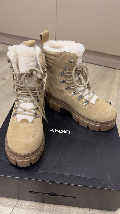 Зимові чоботи DKNY