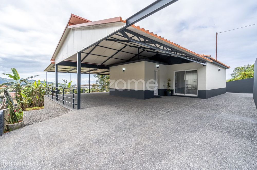 Moradia Térrea T2 Renovada com Terreno 1.106m2, Pronta a Viver!