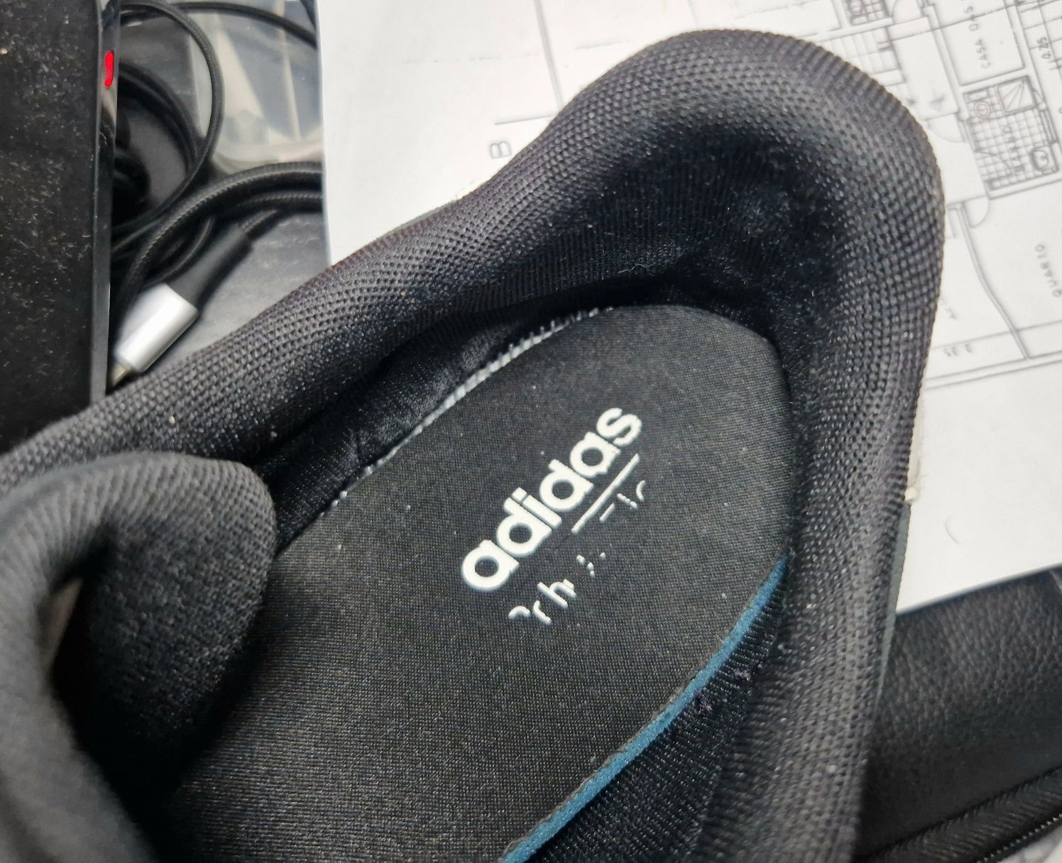 Tenis Adidas s/ novos original
Para quem usa calca n 44.5 n 45 
Excele