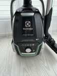 Безшумний пилесос Electrolux EUOC9GREEN  в хорошому стані