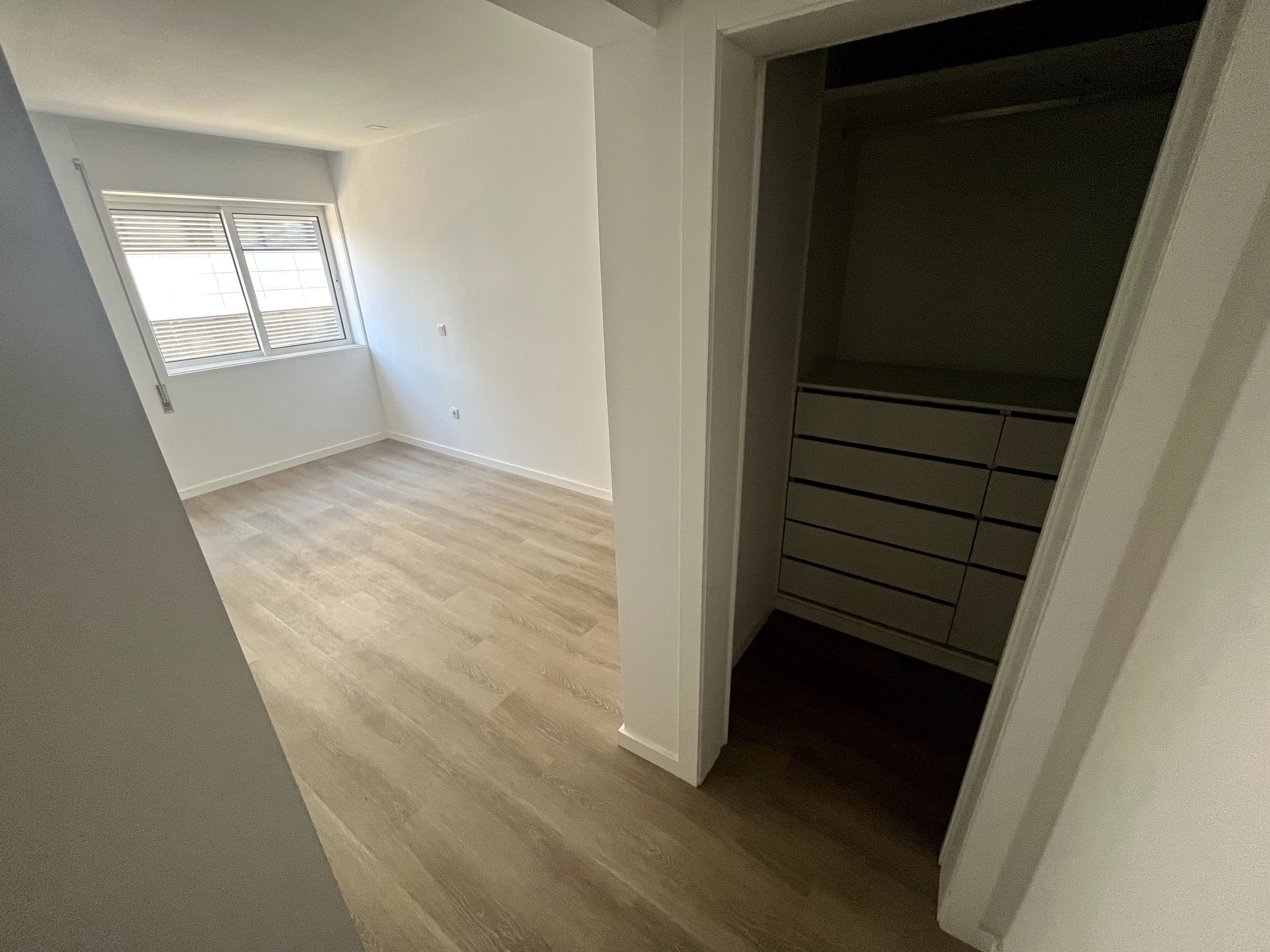 Apartamento T3 para Arrendamento - Open Space C/ Suite e Closet