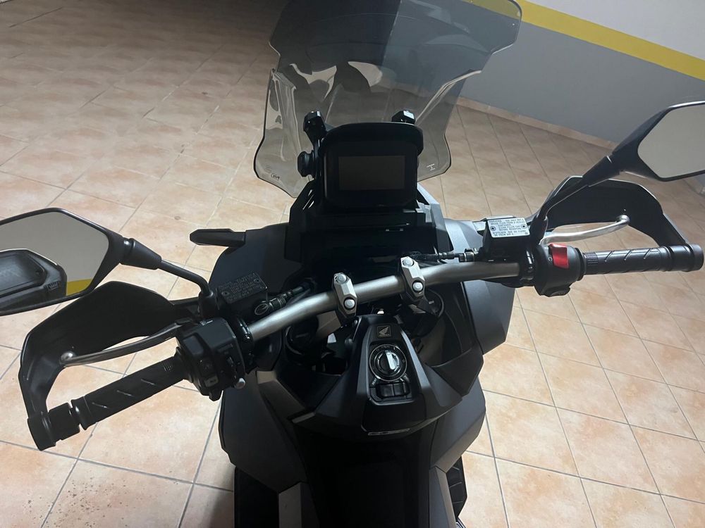 Honda ADV350 - Garantia 07-2025