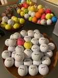 50 Bolas SRIXON em ótimo estado + oferta de 20 bolas Wilson