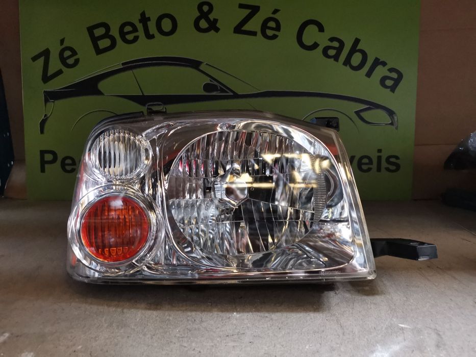 NISSAN NAVARA D22 FAROL DIREITO - FF449