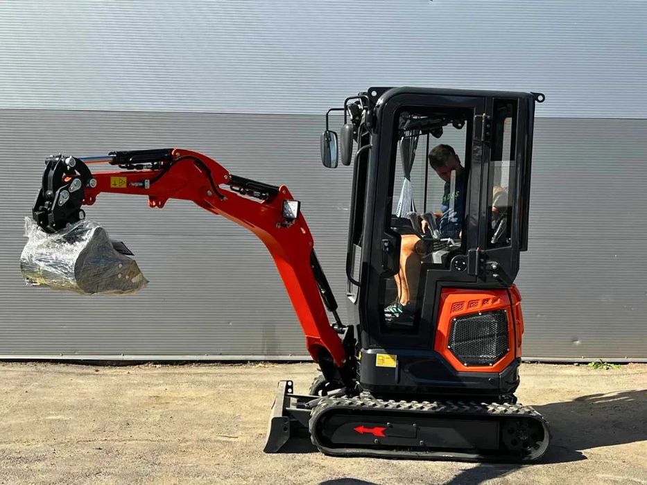 YANMAR DW-18  minikoparka NOWA 2025 Silnik YANMAR 14km Skrętne Ramię Joystick Kabina