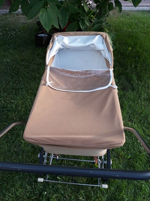 Wózek retro beżowy