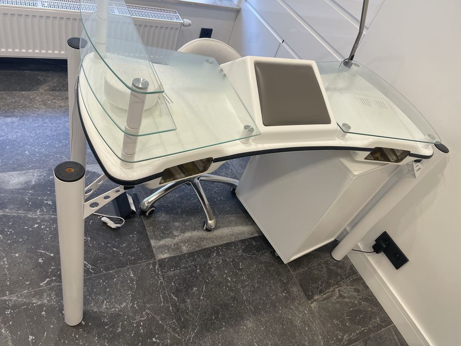 Biurko/a manicure z lampami pochłaniaczem zestaw kontener fotel ZESTAW