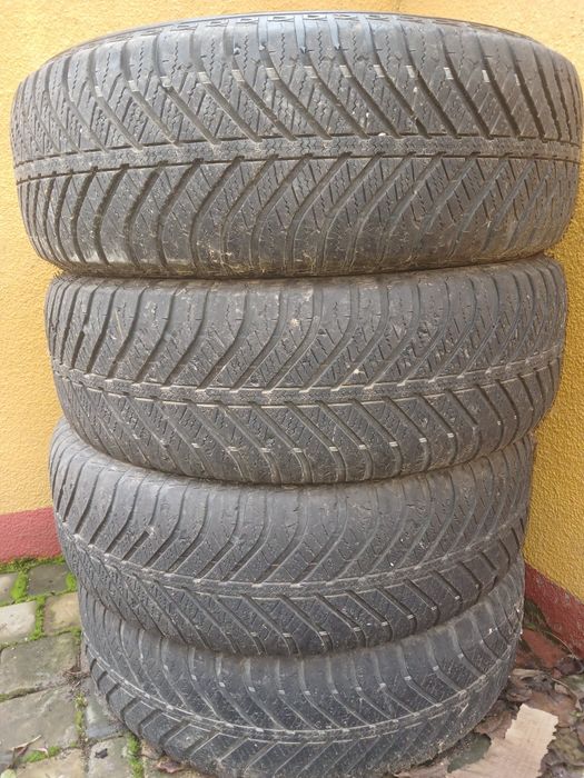 Good Year Vector4seasons 215/60r17