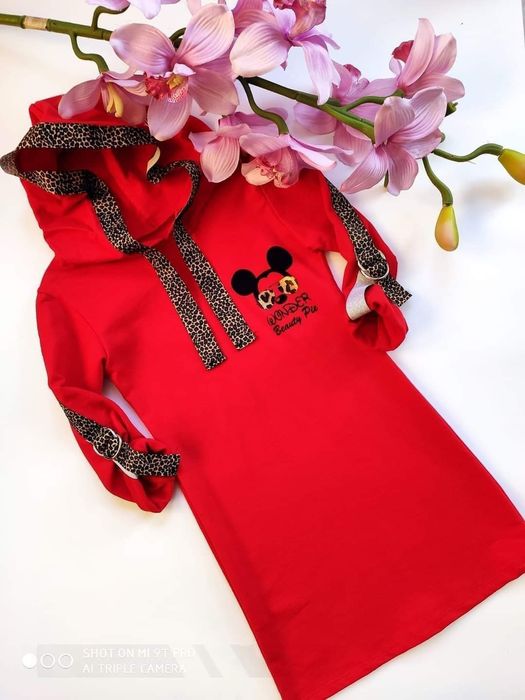 Nowa sukieneczka dziewczęca r.140 polecam