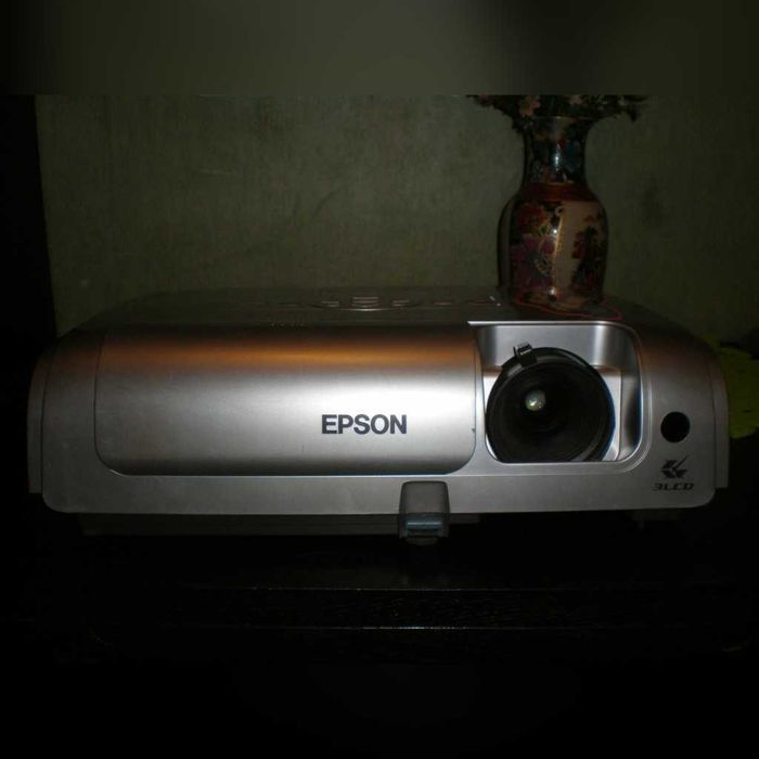 Epson emp-S4 nowa lampa 1800lm pilot kable