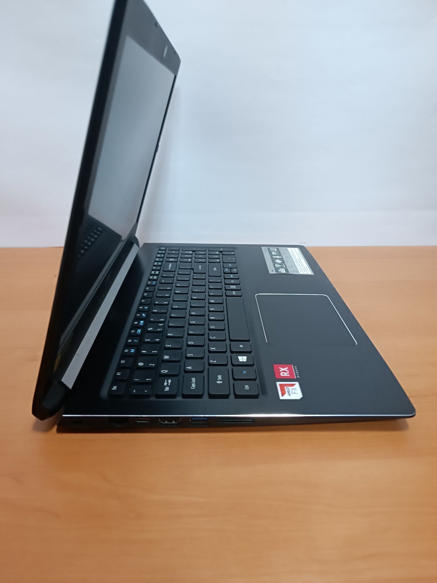 Игровой ноутбук ACER AMD FX 9800 16GB SSD 256GB +HDD 500GB RX540