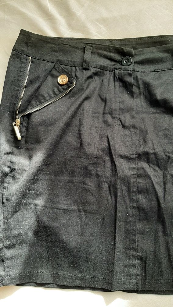 Spódnica mini czarna ze złotymi zamkami rozmiar L