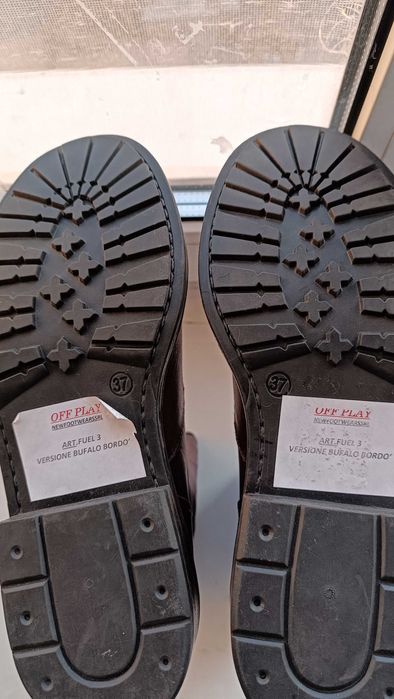 Нові преміум черевики Off Play.Оригінал.Made in Italy.Р 37.24 см