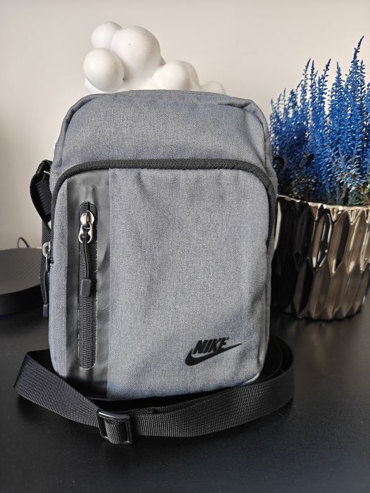 Nike saszetka na ramię sportowa